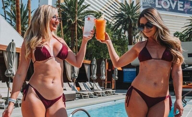 Pool Party Girls