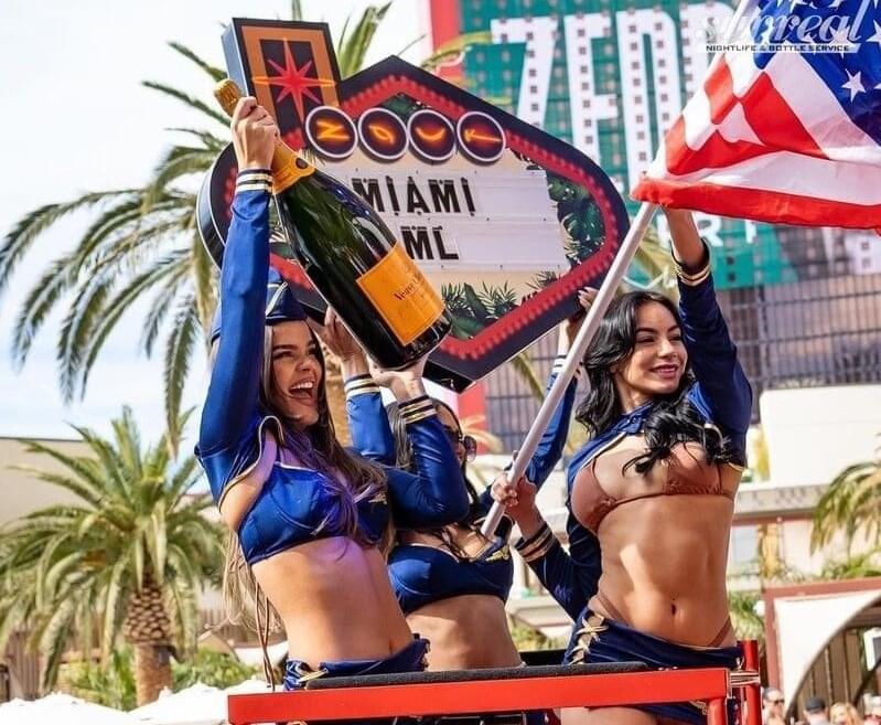 Pool Party Bottle Presentation